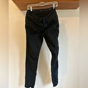 Levi’s Demi Curve Modern Rise Skinny Jeans in black. Size 31